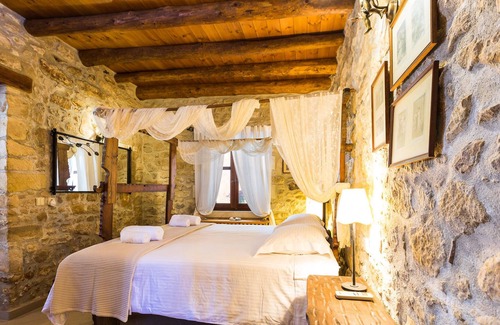 Amnatos Villa | A Piece of History! Absolute Privacy, Close to Beautiful Beaches!