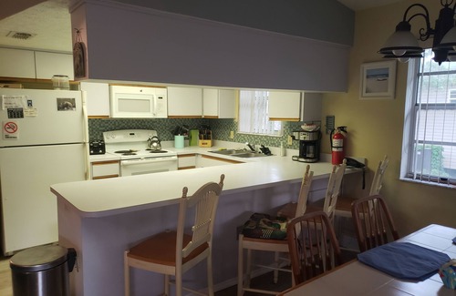 Weeki Wachee Gardens House | A PIECE OF PARADISE - MANATEE PLAYGROUND