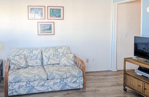 Morehead City Apartment | A Place At The Beach 310