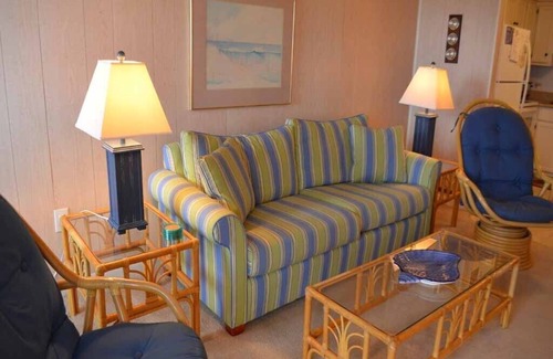 Murrells Inlet Condo | A Place at the Beach II 2G - Oceanfront in Garden City Beach