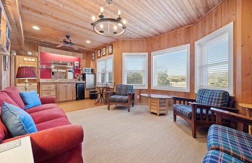 Georgetown County Apartment | A place of pure joy, a place of family and comfort. A laughing place for everyone.