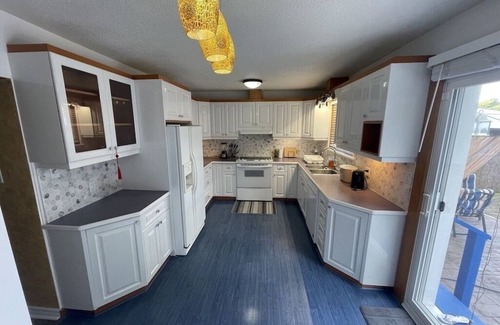Brampton House | A place to call Home - 15 mins from YYZ