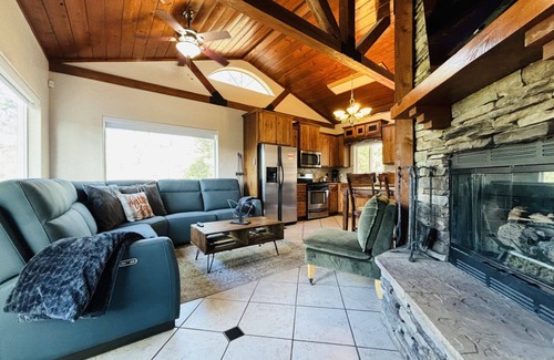 Ruidoso Cabin | A playful cabin nestled above the tall pines