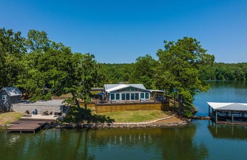 Dadeville House | A Point to Happiness