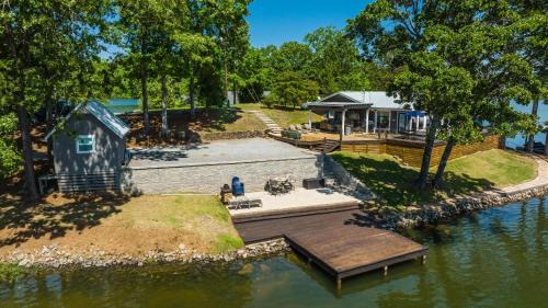 Dadeville House | A Point to Happiness