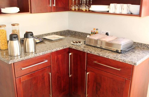 Harare Apartment | A Pristine B B Located in the Peaceful Suburb of Belvedere Harare - 2007