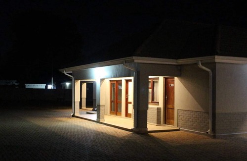 Harare Apartment | A Pristine B B Located in the Peaceful Suburb of Belvedere Harare - 2007
