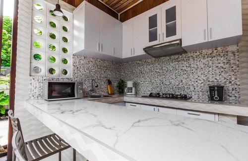 Kampial House | A privat pool Villa n in the center of Nusa Dua nn