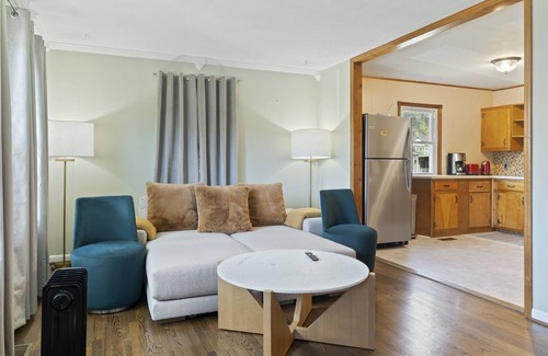 Bolivar House | A private home in historic Bolivar with a hot tub and yard. Pet friendly!