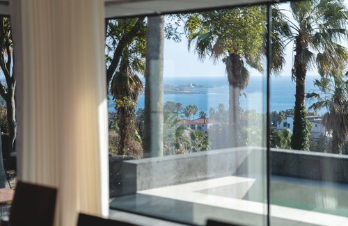 Jungmun House | A Private House with Greens and Natural Light of Jeju