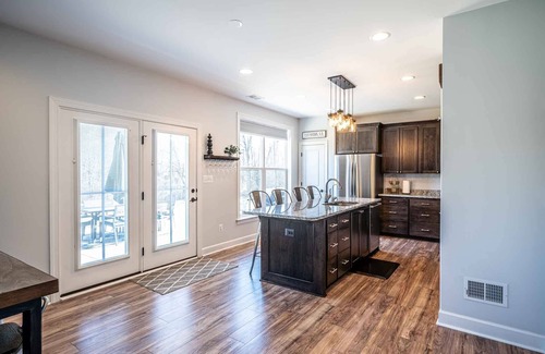 Leesburg Cottage | A Private Luxury Retreat for Bridal Party or Weekend Escape