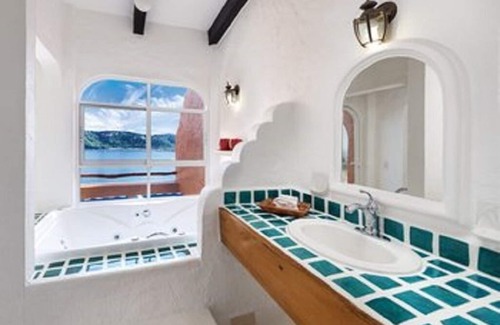 Almacen Resort | A private peninsula in Zihuatanejo Bay!