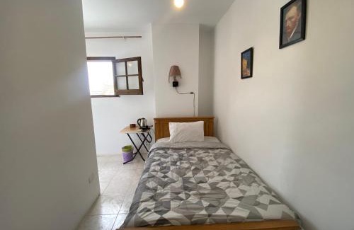 Taqseem Laselky House | A private room by the rooftop