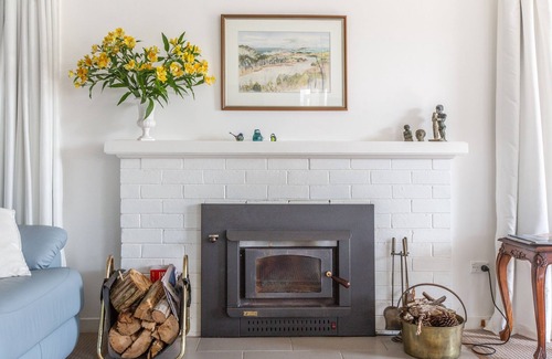 Whitemark House | A private rural cottage close to beaches and Whitemark township