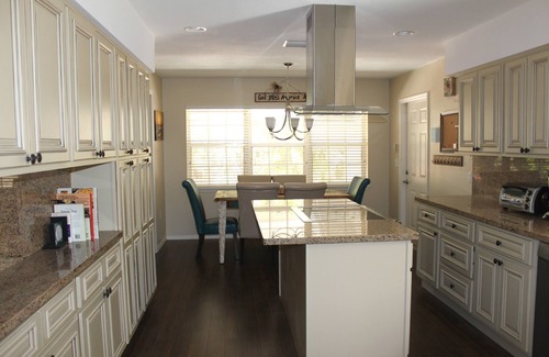 Siesta Key House | A Private Secluded Retreat In Great Neighborhood -Sleeps 8 Near Beach