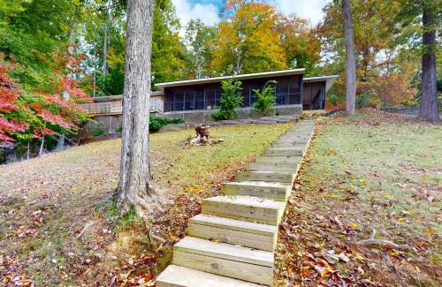 Moneta House | A Quiet Cove