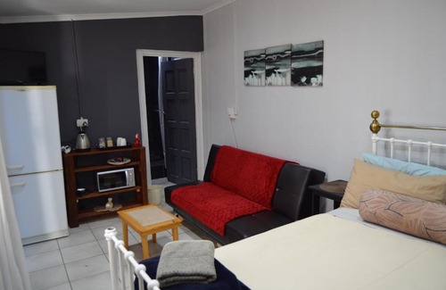 Bloemfontein Bed & Breakfast | A & R Guesthouse