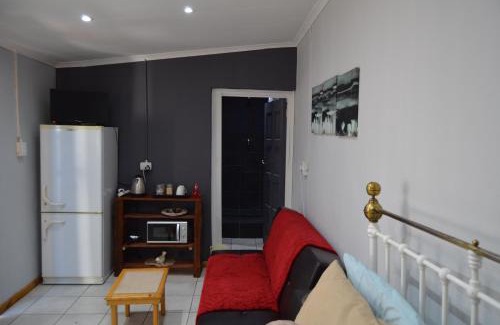 Bloemfontein Bed & Breakfast | A & R Guesthouse