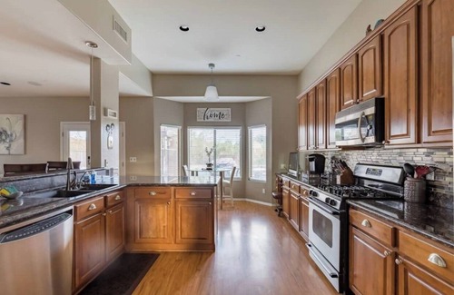 Continental Reserve House | A Real Gem- Your Modern Oasis Awaits! Pool/Indoor Sauna/Work Out Room