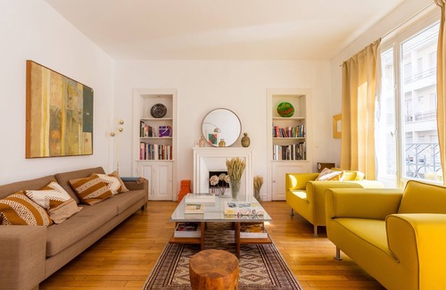 Auteuil Apartment | A Reflective Light, by Veeve