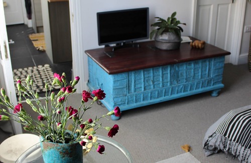 Bradford-on-Avon Apartment | A relaxed, private apartment just a short, pretty walk into the centre of town.