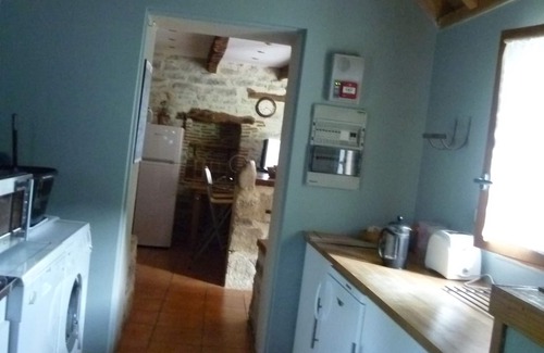 Larroque-Toirac Cottage | A renovated stone Gite for 4 persons with secure parking on site and shared pool