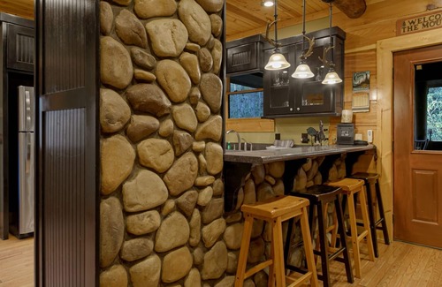 Helen Cabin | A River Runs Thru It - Elegant Riverfront Cabin on the Chattahoochee River