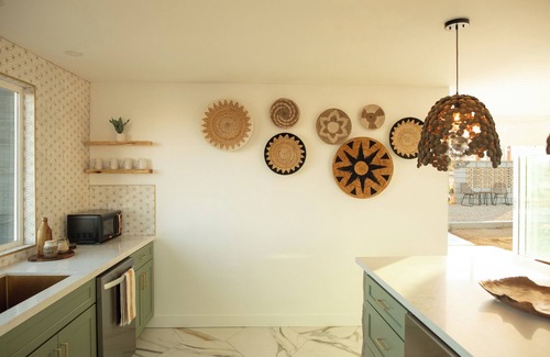 Landers House | A romantic and quiet getaway to enjoy endless skies and desert views.