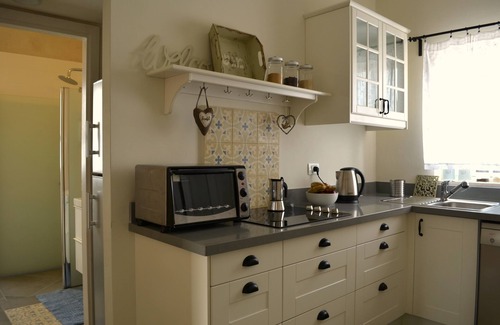 Tel Aviv City Center Apartment | A Roof Top Beautiful Apartment With Sun Bathing Porch, no elevator.