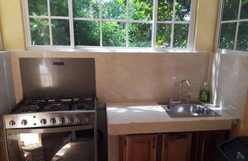 West End Apartment | A Rooftop View, Comfort & Event-Ready Spaces - #11