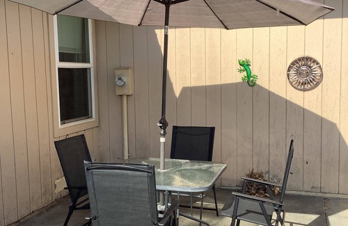 Pendleton House | A roomy quiet private duplex. Located on a cul de sac area with limited traffic
