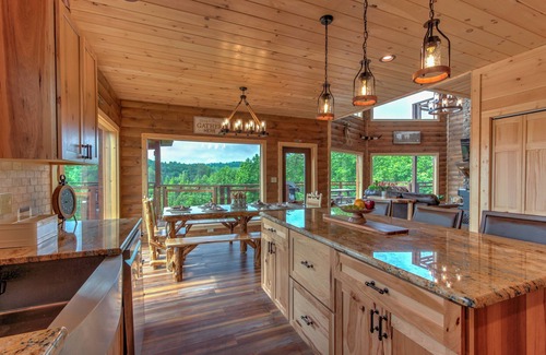 Sevierville Cabin | A Rustic Escape -EV Charger- Theater -NO STEEP ROADS-HANDICAP RAMP, Hot tub