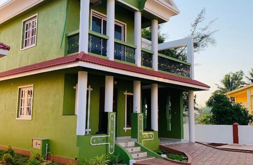 Fatona Villa | A's Granduer Villa