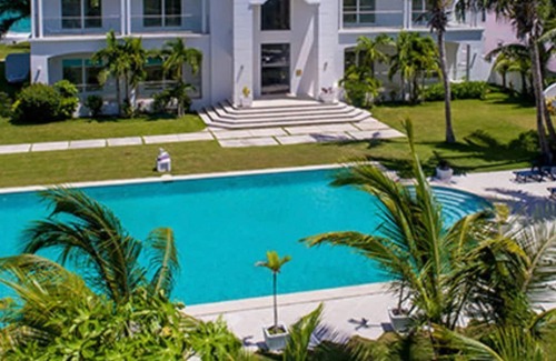 Nassau Apartment | A SCENIC New Beachfront Listing in The Bahamas! 3W