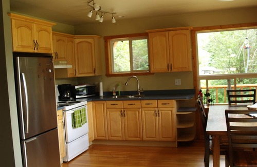 Golden Cabin | A Secluded Mountain Paradise - surrounded by the river, trees and wildlife
