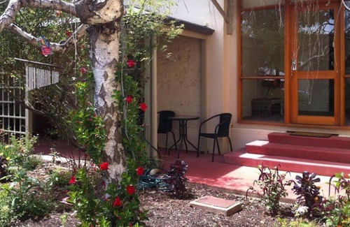 Tanunda Apartment | A Secret Garden