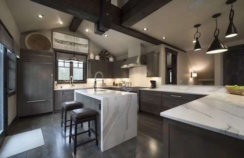 Breckenridge House | A Shock Hill Chalet - Amazing Views, Private Hot Tub, Outdoor Fire pit, 1 minute to Gondola