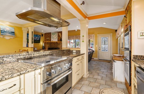 Chincoteague House | A Shore Joy - Private Pool - Waterfront with Pier!