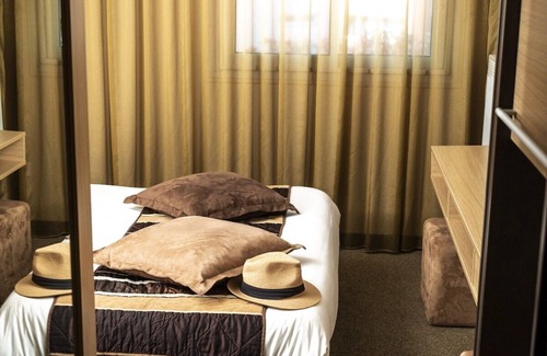 Gap Hotel | A Short Drive to Céüse! FIDO-friendly Unit with Onsite Parking! Seasonal Pool!