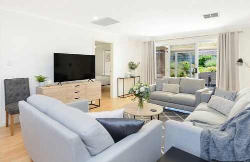 Goolwa Beach House | A Short Stroll from the Beach - Listen to the Surf Roll In