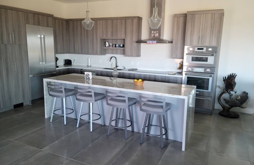 Diamante Del Lago House | A slice of heaven. Brand new home with panoramic views