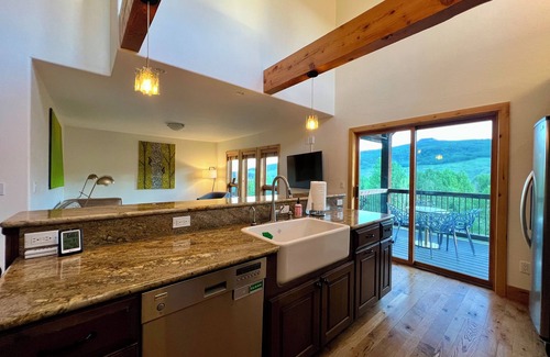 Crested Butte South House | A Slice of Paradise: Mountain Views, Hot Tub & Breathtaking Stars