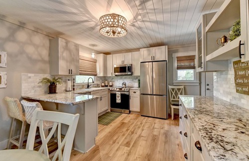 Church Street House | A Southern Retreat/Cozy Getaway in the heart of Atlanta Sleeps 4