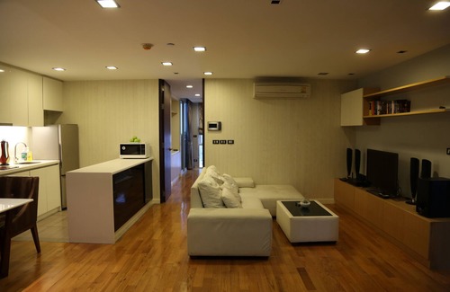 Silom Condo | A Spacious 1 Bedroom Condo in Bangkok CBD, 1 minute walk from Sky train