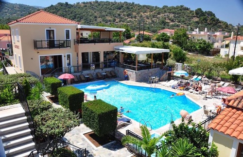 Anaxos Apartment | A spacious and bright studio with balcony no123
