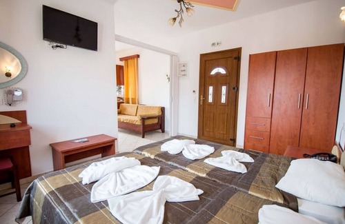Anaxos Apartment | A spacious and bright studio with balcony no1234