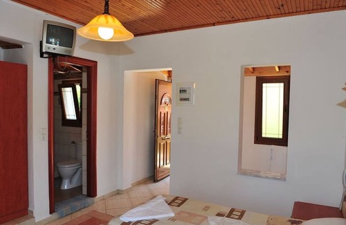 Anaxos Apartment | A spacious and bright studio with balcony no1234