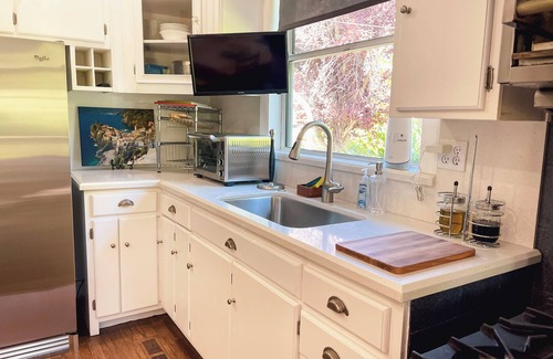 Jackson House | A Spacious and Elegant 3BR Californian Retreat