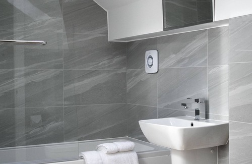 Grassington Apartment | A spacious and stylish 2 bedroom, 2 bathroom duplex apartment
