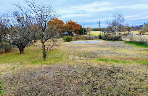 Lawton Villa | A spacious country home right in the heart of the city n